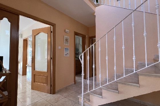 Villa in Gata de Gorgos(Monte Pedreguer) zur Ferienvermietung, Woongedeelte 180 m², Bouwjaar 2006, + Ofen, Klimaanlage, Grondstuk 600 m², 3 Slaapkamers, 3 Badkamers, Pool, ref.: T-0624-10