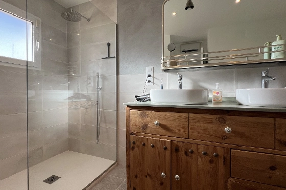 Villa in Gata de Gorgos(Monte Pedreguer) zur Ferienvermietung, Woongedeelte 180 m², Bouwjaar 2006, + Ofen, Klimaanlage, Grondstuk 600 m², 3 Slaapkamers, 3 Badkamers, Pool, ref.: T-0624-20