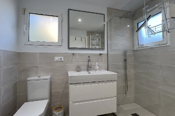 Villa in Gata de Gorgos(Monte Pedreguer) zur Ferienvermietung, Woongedeelte 180 m², Bouwjaar 2006, + Ofen, Klimaanlage, Grondstuk 600 m², 3 Slaapkamers, 3 Badkamers, Pool, ref.: T-0624-24