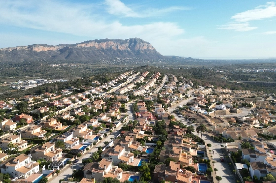 Villa in Gata de Gorgos(Monte Pedreguer) zur Ferienvermietung, Woongedeelte 180 m², Bouwjaar 2006, + Ofen, Klimaanlage, Grondstuk 600 m², 3 Slaapkamers, 3 Badkamers, Pool, ref.: T-0624-45