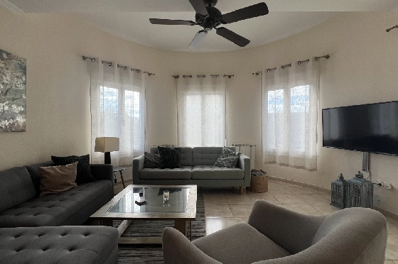 Villa in Gata de Gorgos(Monte Pedreguer) zur Ferienvermietung, Woongedeelte 180 m², Bouwjaar 2006, + Ofen, Klimaanlage, Grondstuk 600 m², 3 Slaapkamers, 3 Badkamers, Pool, ref.: T-0624-8