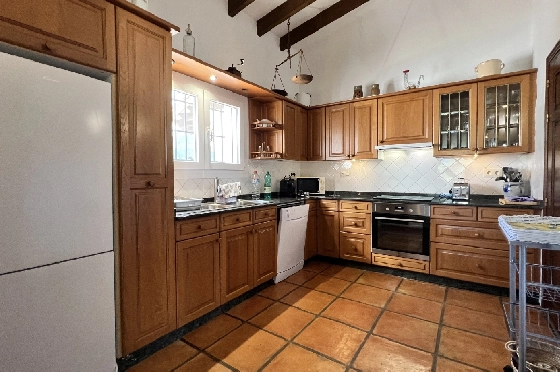 Villa in Pego-Monte Pego zu verkaufen, Woongedeelte 310 m², Bouwjaar 1988, + Zentralheizung, Klimaanlage, Grondstuk 3370 m², 4 Slaapkamers, 4 Badkamers, Pool, ref.: JS-0425-13