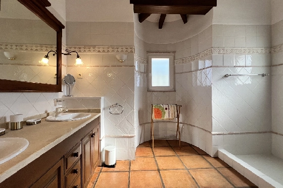 Villa in Pego-Monte Pego zu verkaufen, Woongedeelte 310 m², Bouwjaar 1988, + Zentralheizung, Klimaanlage, Grondstuk 3370 m², 4 Slaapkamers, 4 Badkamers, Pool, ref.: JS-0425-18