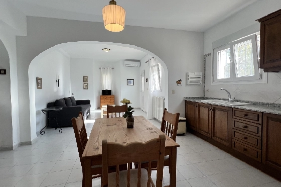 Villa in Pego-Monte Pego zu verkaufen, Woongedeelte 310 m², Bouwjaar 1988, + Zentralheizung, Klimaanlage, Grondstuk 3370 m², 4 Slaapkamers, 4 Badkamers, Pool, ref.: JS-0425-22