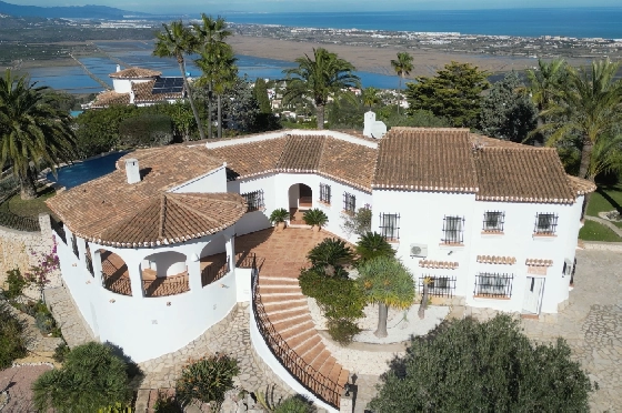 Villa in Pego-Monte Pego zu verkaufen, Woongedeelte 310 m², Bouwjaar 1988, + Zentralheizung, Klimaanlage, Grondstuk 3370 m², 4 Slaapkamers, 4 Badkamers, Pool, ref.: JS-0425-35