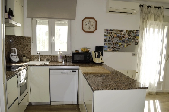 Villa in Denia zu verkaufen, Woongedeelte 121 m², Klimaanlage, Grondstuk 623 m², 4 Slaapkamers, 2 Badkamers, Pool, ref.: CO-C25935-17