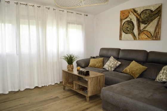 Villa in Denia zu verkaufen, Woongedeelte 121 m², Klimaanlage, Grondstuk 623 m², 4 Slaapkamers, 2 Badkamers, Pool, ref.: CO-C25935-18