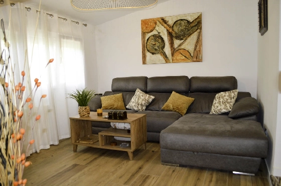 Villa in Denia zu verkaufen, Woongedeelte 121 m², Klimaanlage, Grondstuk 623 m², 4 Slaapkamers, 2 Badkamers, Pool, ref.: CO-C25935-22