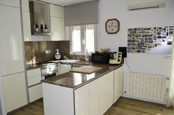Villa in Denia zu verkaufen, Woongedeelte 121 m², Klimaanlage, Grondstuk 623 m², 4 Slaapkamers, 2 Badkamers, Pool, ref.: CO-C25935-23