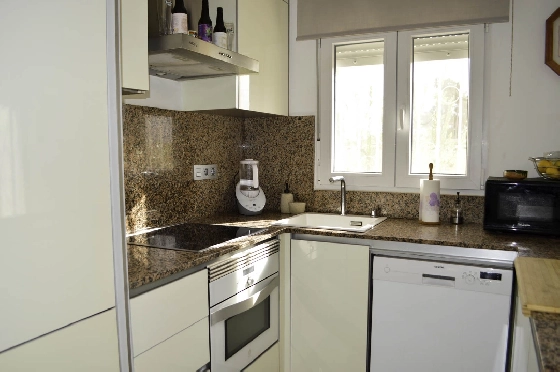 Villa in Denia zu verkaufen, Woongedeelte 121 m², Klimaanlage, Grondstuk 623 m², 4 Slaapkamers, 2 Badkamers, Pool, ref.: CO-C25935-24