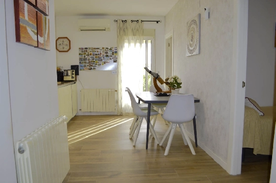 Villa in Denia zu verkaufen, Woongedeelte 121 m², Klimaanlage, Grondstuk 623 m², 4 Slaapkamers, 2 Badkamers, Pool, ref.: CO-C25935-26