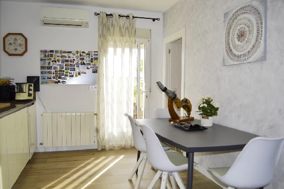 Villa in Denia zu verkaufen, Woongedeelte 121 m², Klimaanlage, Grondstuk 623 m², 4 Slaapkamers, 2 Badkamers, Pool, ref.: CO-C25935-27