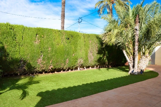Villa in Denia zu verkaufen, Woongedeelte 121 m², Klimaanlage, Grondstuk 623 m², 4 Slaapkamers, 2 Badkamers, Pool, ref.: CO-C25935-33