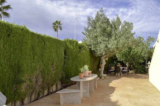 Villa in Denia zu verkaufen, Woongedeelte 121 m², Klimaanlage, Grondstuk 623 m², 4 Slaapkamers, 2 Badkamers, Pool, ref.: CO-C25935-34