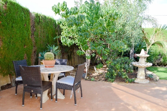 Villa in Denia zu verkaufen, Woongedeelte 121 m², Klimaanlage, Grondstuk 623 m², 4 Slaapkamers, 2 Badkamers, Pool, ref.: CO-C25935-35