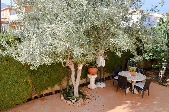 Villa in Denia zu verkaufen, Woongedeelte 121 m², Klimaanlage, Grondstuk 623 m², 4 Slaapkamers, 2 Badkamers, Pool, ref.: CO-C25935-42