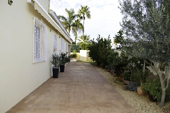 Villa in Denia zu verkaufen, Woongedeelte 121 m², Klimaanlage, Grondstuk 623 m², 4 Slaapkamers, 2 Badkamers, Pool, ref.: CO-C25935-9