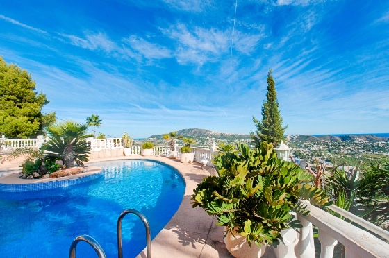 Villa in Moraira zu verkaufen, Woongedeelte 300 m², Bouwjaar 1984, Klimaanlage, Grondstuk 1615 m², 3 Slaapkamers, 2 Badkamers, Pool, ref.: AM-12279DA-11