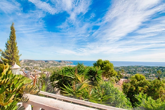 Villa in Moraira zu verkaufen, Woongedeelte 300 m², Bouwjaar 1984, Klimaanlage, Grondstuk 1615 m², 3 Slaapkamers, 2 Badkamers, Pool, ref.: AM-12279DA-12
