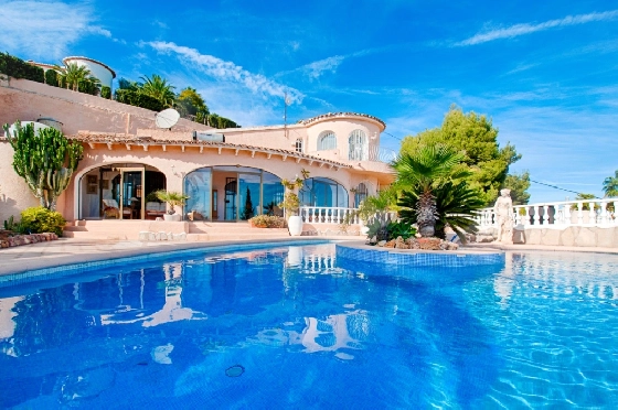Villa in Moraira zu verkaufen, Woongedeelte 300 m², Bouwjaar 1984, Klimaanlage, Grondstuk 1615 m², 3 Slaapkamers, 2 Badkamers, Pool, ref.: AM-12279DA-14