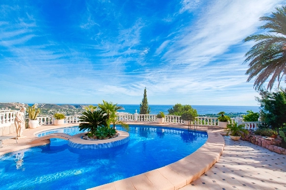 Villa in Moraira zu verkaufen, Woongedeelte 300 m², Bouwjaar 1984, Klimaanlage, Grondstuk 1615 m², 3 Slaapkamers, 2 Badkamers, Pool, ref.: AM-12279DA-16