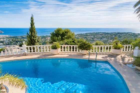 Villa in Moraira zu verkaufen, Woongedeelte 300 m², Bouwjaar 1984, Klimaanlage, Grondstuk 1615 m², 3 Slaapkamers, 2 Badkamers, Pool, ref.: AM-12279DA-2