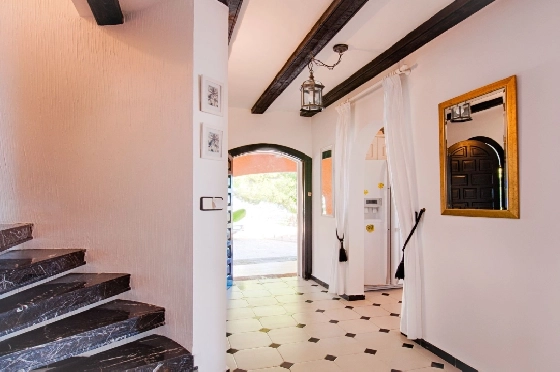 Villa in Moraira zu verkaufen, Woongedeelte 300 m², Bouwjaar 1984, Klimaanlage, Grondstuk 1615 m², 3 Slaapkamers, 2 Badkamers, Pool, ref.: AM-12279DA-35