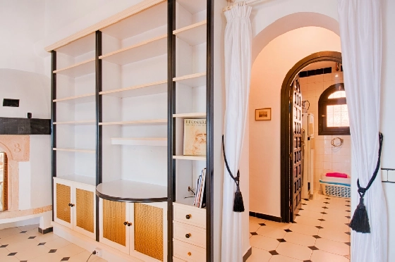 Villa in Moraira zu verkaufen, Woongedeelte 300 m², Bouwjaar 1984, Klimaanlage, Grondstuk 1615 m², 3 Slaapkamers, 2 Badkamers, Pool, ref.: AM-12279DA-37