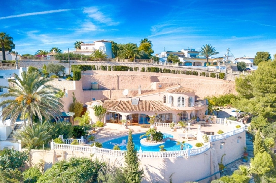Villa in Moraira zu verkaufen, Woongedeelte 300 m², Bouwjaar 1984, Klimaanlage, Grondstuk 1615 m², 3 Slaapkamers, 2 Badkamers, Pool, ref.: AM-12279DA-6