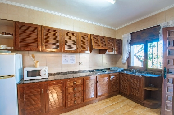 Villa in Benissa(La Fustera) zu verkaufen, Woongedeelte 312 m², Bouwjaar 1978, Klimaanlage, Grondstuk 2669 m², 6 Slaapkamers, 2 Badkamers, Pool, ref.: AM-12452DA-27