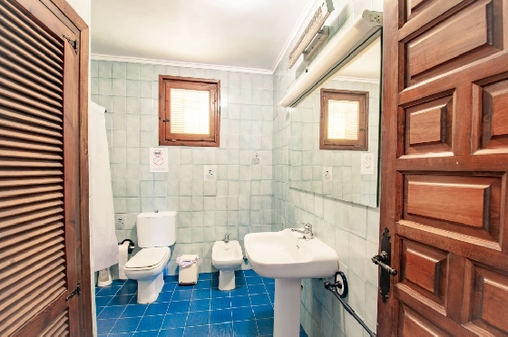 Villa in Benissa(La Fustera) zu verkaufen, Woongedeelte 312 m², Bouwjaar 1978, Klimaanlage, Grondstuk 2669 m², 6 Slaapkamers, 2 Badkamers, Pool, ref.: AM-12452DA-30