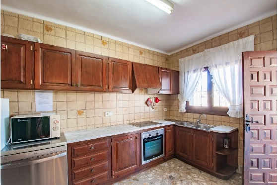 Villa in Benissa(La Fustera) zu verkaufen, Woongedeelte 312 m², Bouwjaar 1978, Klimaanlage, Grondstuk 2669 m², 6 Slaapkamers, 2 Badkamers, Pool, ref.: AM-12452DA-38