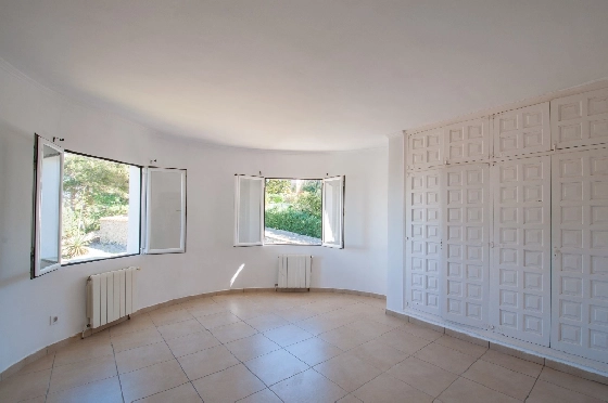 Villa in Javea zu verkaufen, Woongedeelte 318 m², Bouwjaar 1982, Klimaanlage, Grondstuk 1377 m², 4 Slaapkamers, 3 Badkamers, Pool, ref.: AM-12459DA-19