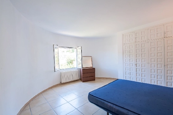 Villa in Javea zu verkaufen, Woongedeelte 318 m², Bouwjaar 1982, Klimaanlage, Grondstuk 1377 m², 4 Slaapkamers, 3 Badkamers, Pool, ref.: AM-12459DA-27