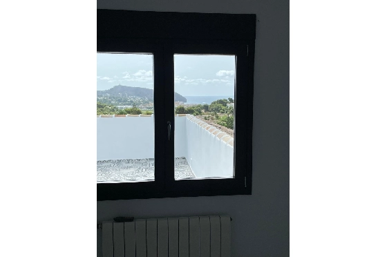 Villa in Moraira zu verkaufen, Woongedeelte 283 m², Bouwjaar 2023, Klimaanlage, Grondstuk 897 m², 3 Slaapkamers, 3 Badkamers, Pool, ref.: AM-12030DA-12