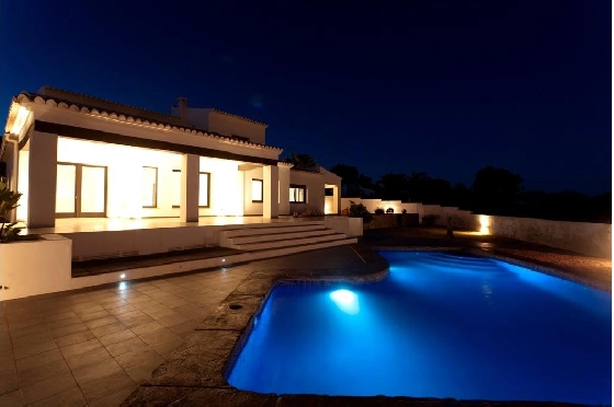 Villa in Moraira zu verkaufen, Woongedeelte 283 m², Bouwjaar 2023, Klimaanlage, Grondstuk 897 m², 3 Slaapkamers, 3 Badkamers, Pool, ref.: AM-12030DA-30