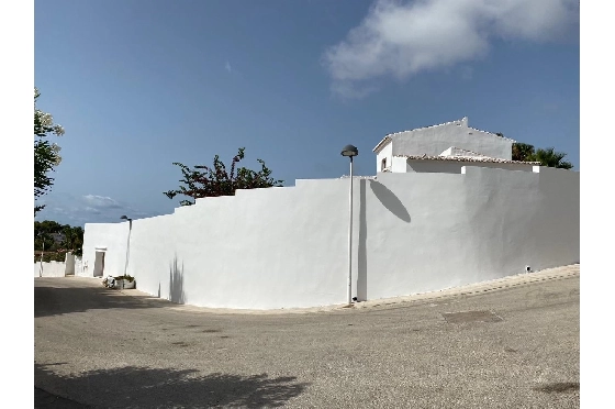 Villa in Moraira zu verkaufen, Woongedeelte 283 m², Bouwjaar 2023, Klimaanlage, Grondstuk 897 m², 3 Slaapkamers, 3 Badkamers, Pool, ref.: AM-12030DA-31