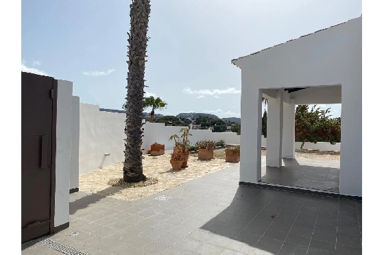 Villa in Moraira zu verkaufen, Woongedeelte 283 m², Bouwjaar 2023, Klimaanlage, Grondstuk 897 m², 3 Slaapkamers, 3 Badkamers, Pool, ref.: AM-12030DA-35