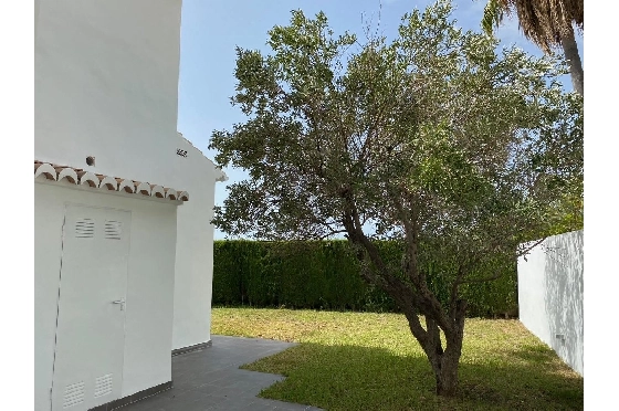 Villa in Moraira zu verkaufen, Woongedeelte 283 m², Bouwjaar 2023, Klimaanlage, Grondstuk 897 m², 3 Slaapkamers, 3 Badkamers, Pool, ref.: AM-12030DA-36