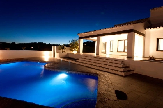 Villa in Moraira zu verkaufen, Woongedeelte 283 m², Bouwjaar 2023, Klimaanlage, Grondstuk 897 m², 3 Slaapkamers, 3 Badkamers, Pool, ref.: AM-12030DA-5