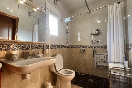 Villa in Els Poblets(Barranquets) zu verkaufen, Woongedeelte 120 m², Bouwjaar 2004, Zustand gepflegt, + Zentralheizung, Klimaanlage, Grondstuk 402 m², 3 Slaapkamers, 2 Badkamers, Pool, ref.: JS-1325-16