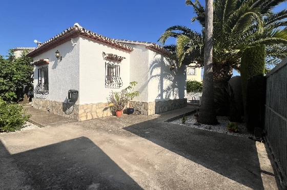 Villa in Els Poblets(Barranquets) zu verkaufen, Woongedeelte 120 m², Bouwjaar 2004, Zustand gepflegt, + Zentralheizung, Klimaanlage, Grondstuk 402 m², 3 Slaapkamers, 2 Badkamers, Pool, ref.: JS-1325-21