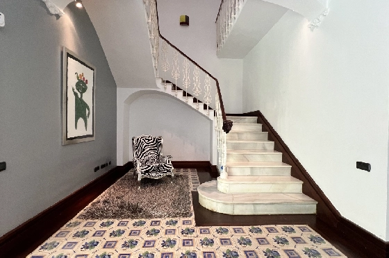 Stadthaus in Pego(Innenstadt) zu verkaufen, Woongedeelte 690 m², Bouwjaar 1930, Zustand gepflegt, + Zentralheizung, Klimaanlage, Grondstuk 305 m², 6 Slaapkamers, 5 Badkamers, ref.: AS-1325-16