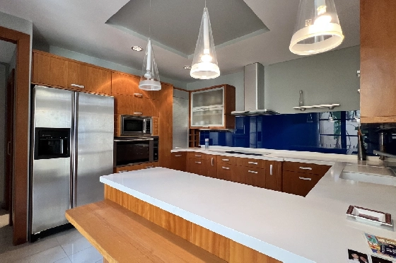 Stadthaus in Pego(Innenstadt) zu verkaufen, Woongedeelte 690 m², Bouwjaar 1930, Zustand gepflegt, + Zentralheizung, Klimaanlage, Grondstuk 305 m², 6 Slaapkamers, 5 Badkamers, ref.: AS-1325-32