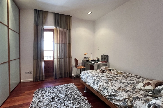 Stadthaus in Pego(Innenstadt) zu verkaufen, Woongedeelte 690 m², Bouwjaar 1930, Zustand gepflegt, + Zentralheizung, Klimaanlage, Grondstuk 305 m², 6 Slaapkamers, 5 Badkamers, ref.: AS-1325-34