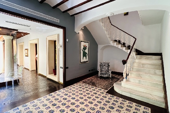 Stadthaus in Pego(Innenstadt) zu verkaufen, Woongedeelte 690 m², Bouwjaar 1930, Zustand gepflegt, + Zentralheizung, Klimaanlage, Grondstuk 305 m², 6 Slaapkamers, 5 Badkamers, ref.: AS-1325-6
