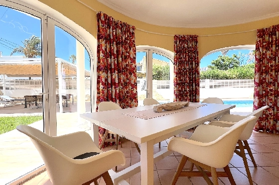 Villa in Els Poblets(Ptda. Revoltes) zu verkaufen, Woongedeelte 234 m², Bouwjaar 2004, Zustand gepflegt, + Zentralheizung, Klimaanlage, Grondstuk 614 m², 4 Slaapkamers, 3 Badkamers, Pool, ref.: AS-1425-12
