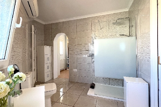 Villa in Els Poblets(Ptda. Revoltes) zu verkaufen, Woongedeelte 234 m², Bouwjaar 2004, Zustand gepflegt, + Zentralheizung, Klimaanlage, Grondstuk 614 m², 4 Slaapkamers, 3 Badkamers, Pool, ref.: AS-1425-28