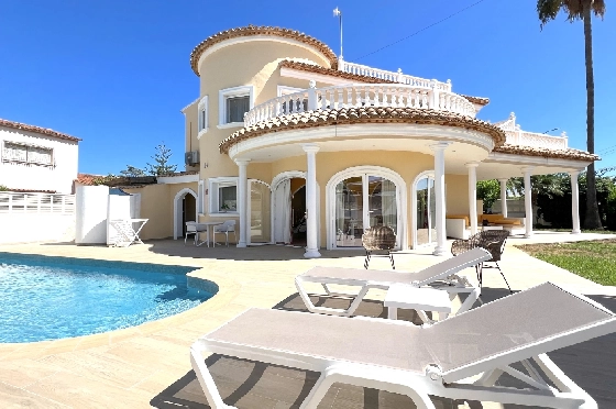 Villa in Els Poblets(Ptda. Revoltes) zu verkaufen, Woongedeelte 234 m², Bouwjaar 2004, Zustand gepflegt, + Zentralheizung, Klimaanlage, Grondstuk 614 m², 4 Slaapkamers, 3 Badkamers, Pool, ref.: AS-1425-3