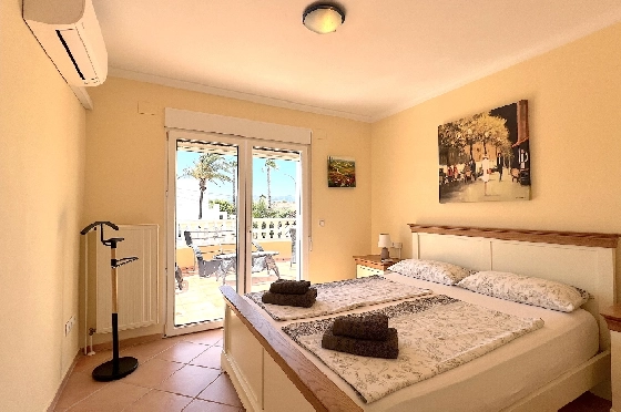 Villa in Els Poblets(Ptda. Revoltes) zu verkaufen, Woongedeelte 234 m², Bouwjaar 2004, Zustand gepflegt, + Zentralheizung, Klimaanlage, Grondstuk 614 m², 4 Slaapkamers, 3 Badkamers, Pool, ref.: AS-1425-33